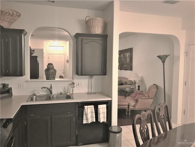 Photo - 35 N 41st St