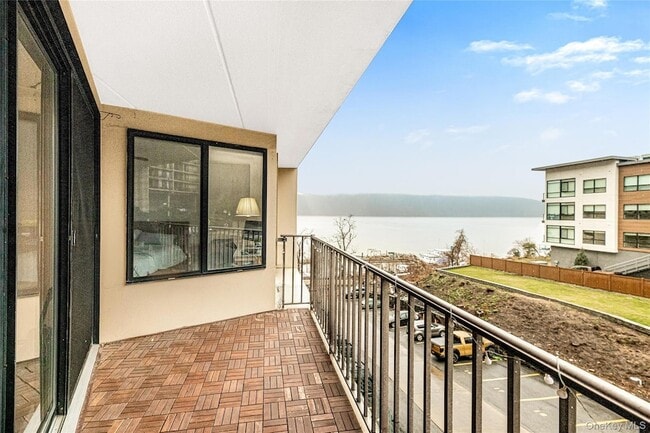 Photo - 1155 Warburton Ave Unit 3D