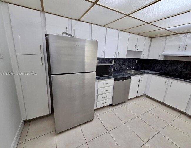 Photo - 19390 Collins Ave Unit 619