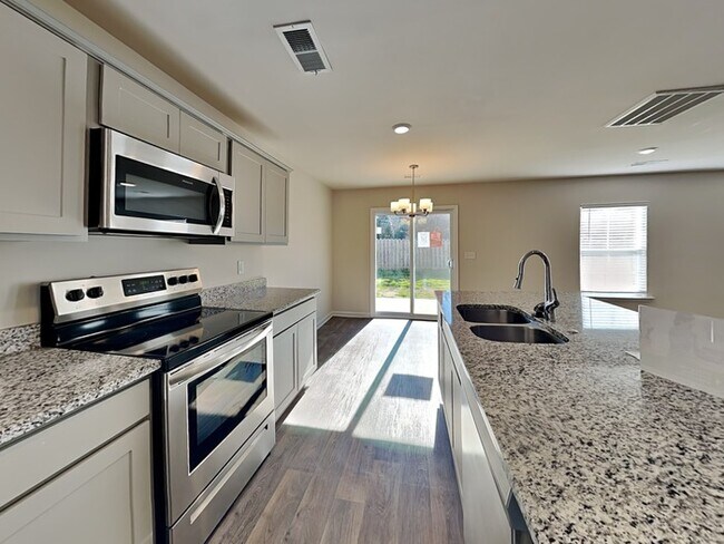 Photo - 432 Red Poll Wy