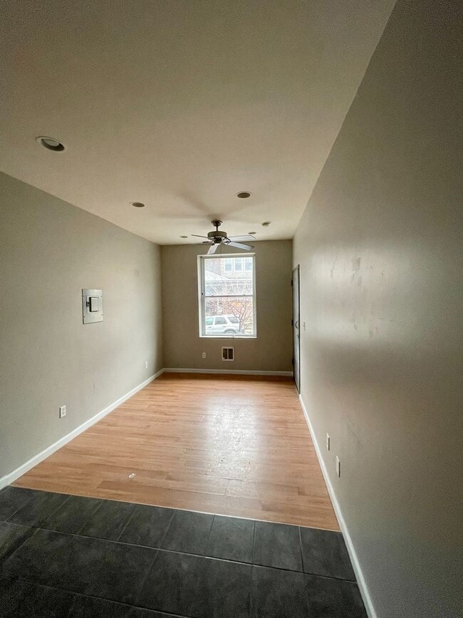 Building Photo - 3374 Amber St Unit 1st Floor Rental