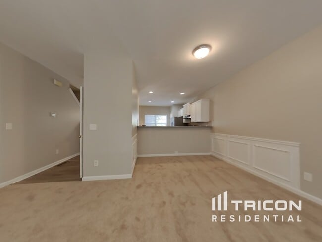 Photo - 728 Celeste Ln