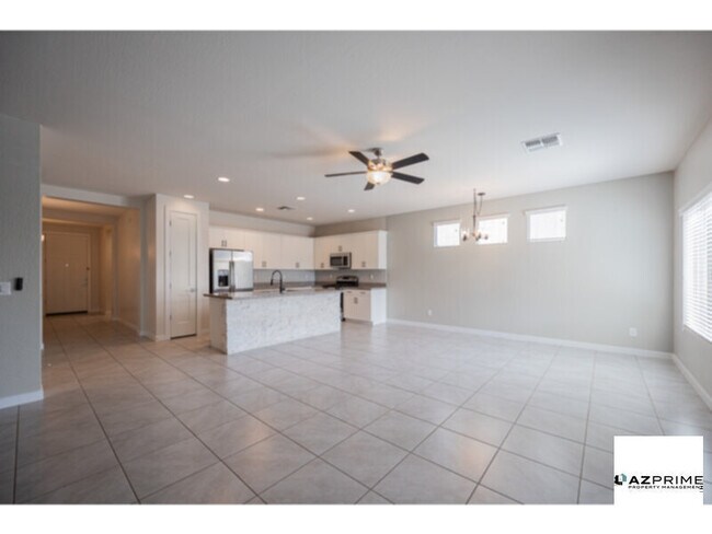 Photo - Beautiful Maricopa 3/2 House - Space, Style &amp; Convenience!