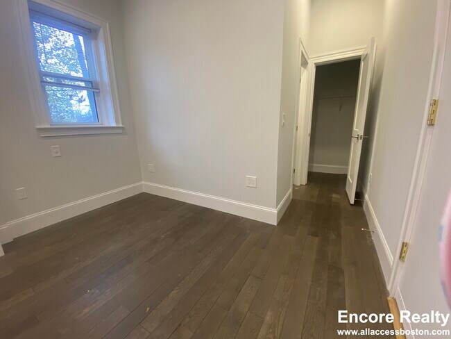 Photo - 124 Peterborough St Unidad 3