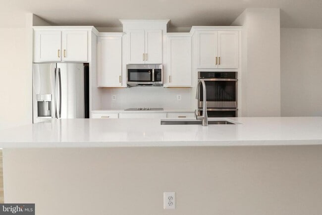 Photo - 2176 Glacier Rd