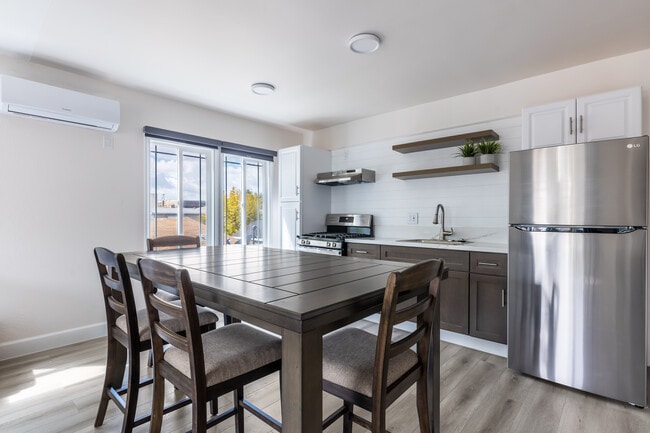 Photo - 1403 Seward St