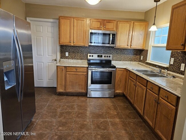 Photo - 848 Crestwood St