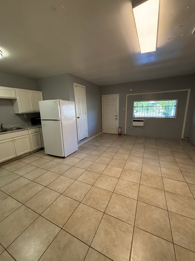 Photo - 538 Glenvale Dr