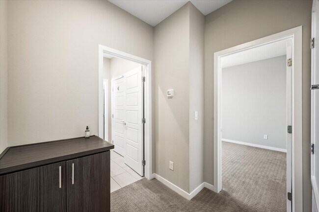 Photo - 11236 Rainbow Peak Ave Unidad 211