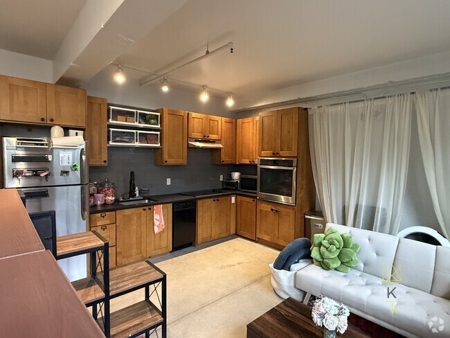 Building Photo - 20 Sunnyside St Unit 4 Rental