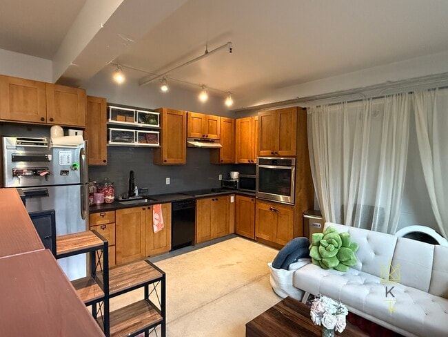 Photo - 20 Sunnyside St Condo Unit 4