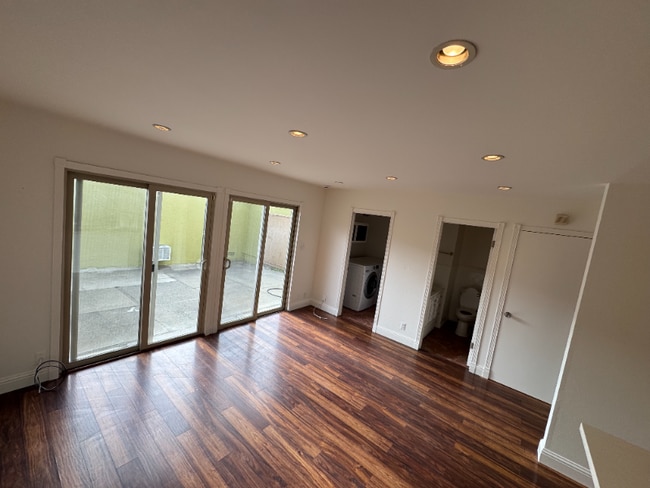 Photo - 3031 Flora Vista