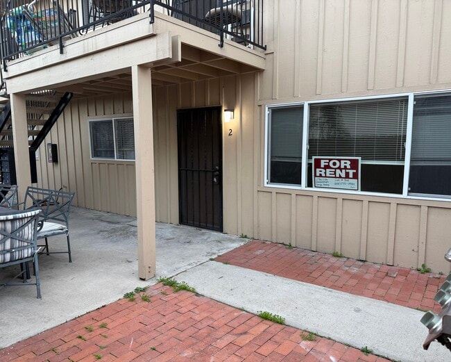 apartment location unit 2 - 1220 Pacific Beach Dr