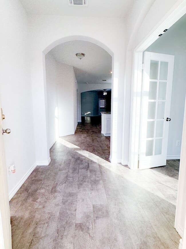 Photo - Stunning Home in Belton- Three Creeks!