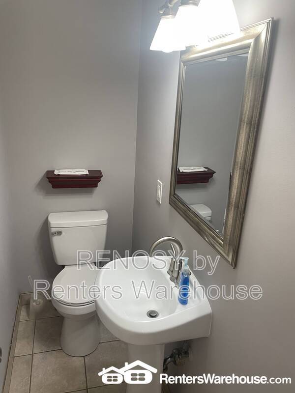 Photo - 34 N Spring St