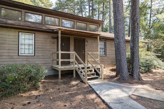 Photo - 402 Freeman Dr