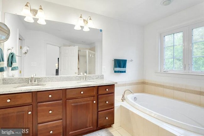 Photo - 1621 Whitehall Dr