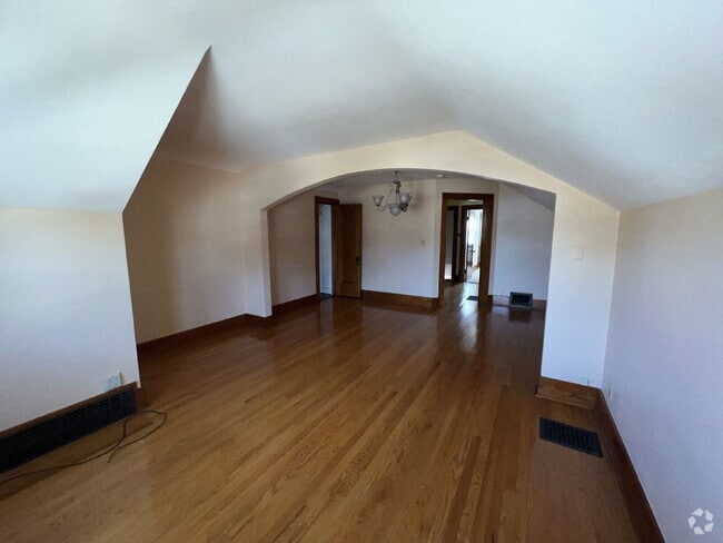 Building Photo - 1217 Augusta St Rental