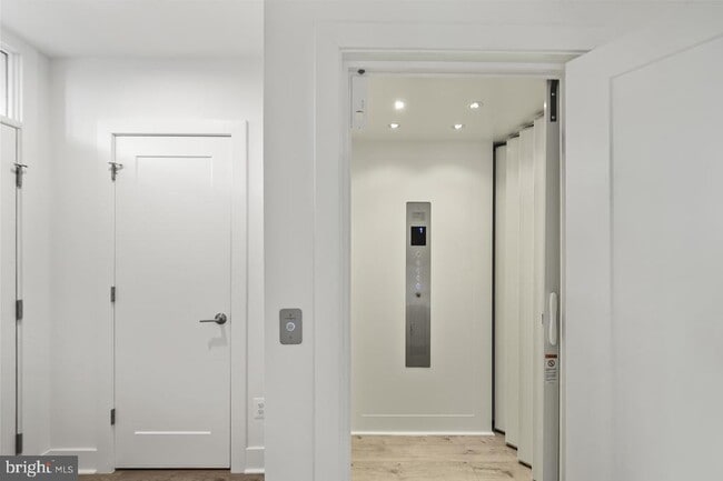 Photo - 1211 Northside Park Blvd