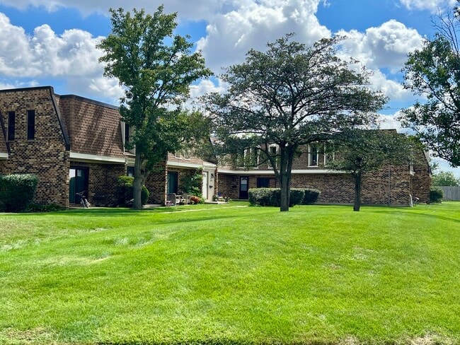Photo - 7816 Woodward Ave