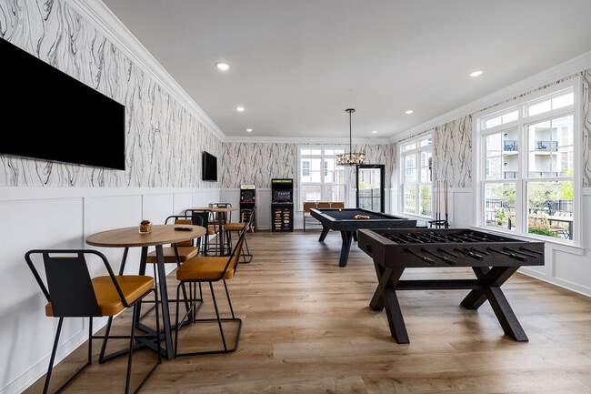 River Oaks Landing apartments — community photo
