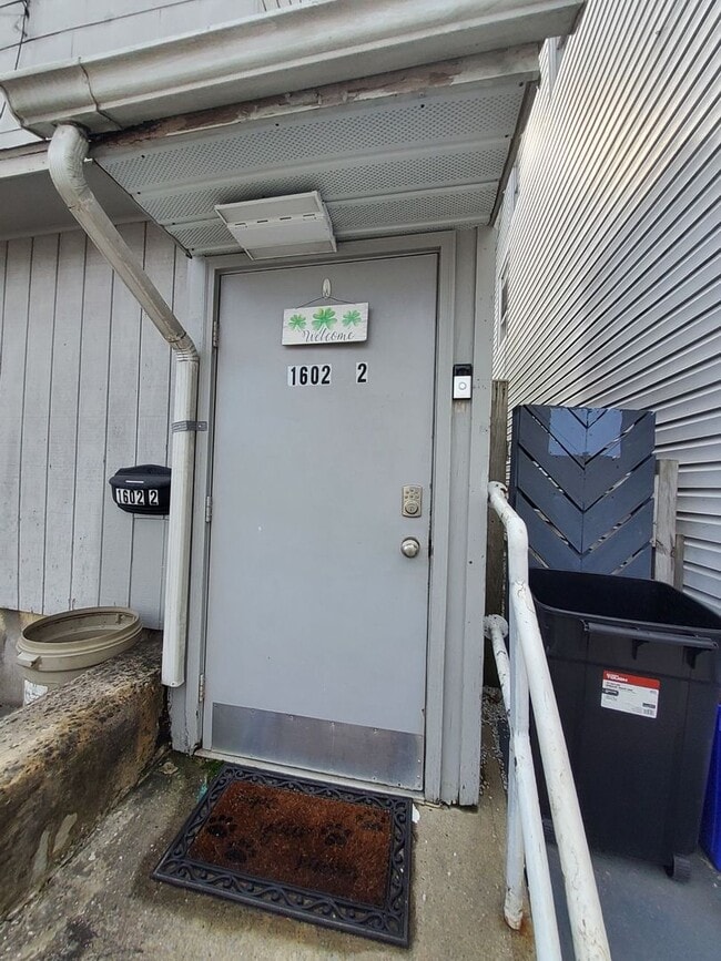 1602 Newport Ave Unit 1602 Newport Ave - 2nd Flr