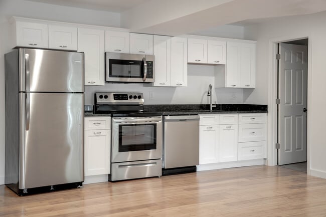 Photo - 541 Main St Unit 4