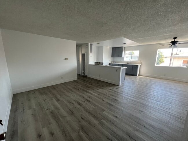 2 Bed 2 bath 2 Car Garage In Bellflower - 2 Bed 2 bath 2 Car Garage In Bellflower House