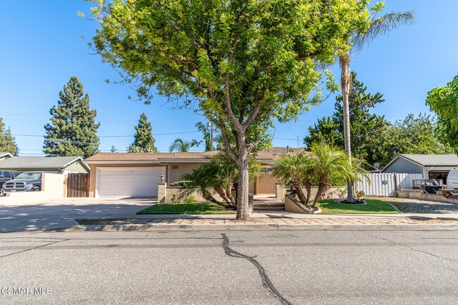 Building Photo - 3590 Evans Dr