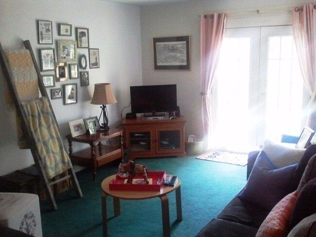 Photo - 6347-6349 Douglas St.