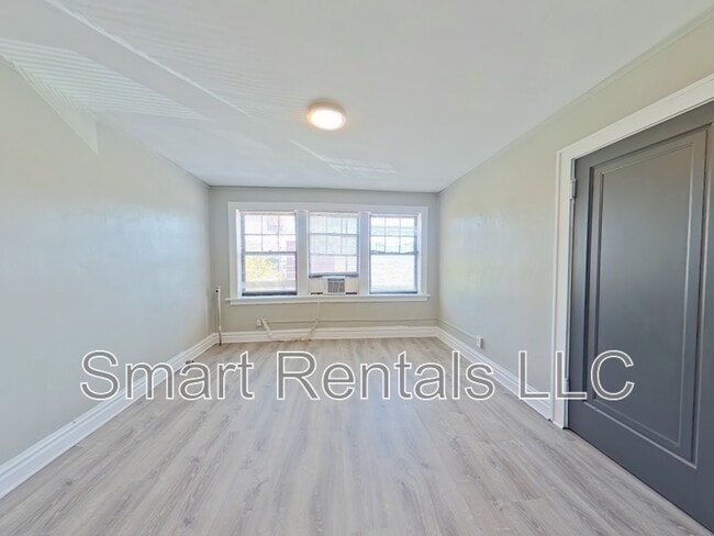 Photo - 5618 S Grand Blvd