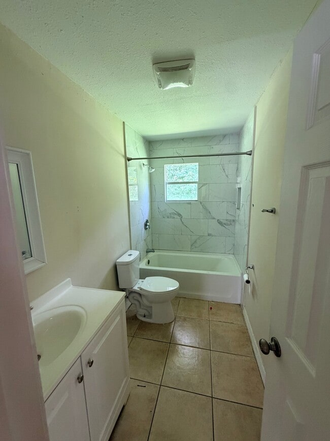 Photo - 1909 NW 6th St