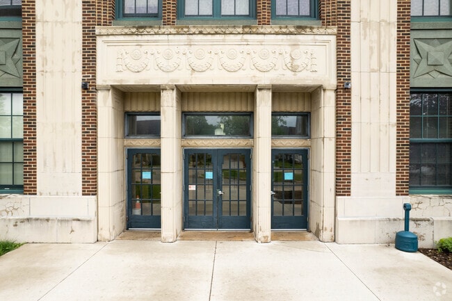 Photo - East High Apartments