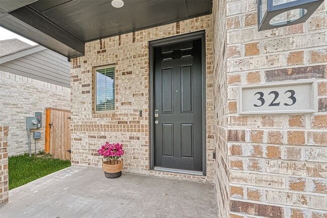 Photo - 323 Highland Bayou Dr