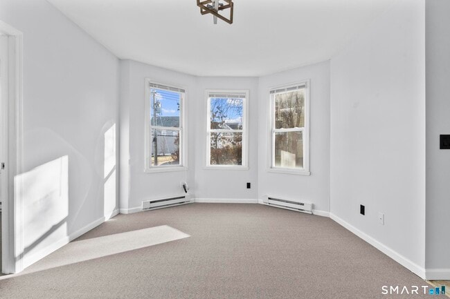 Photo - 1380 Bank St