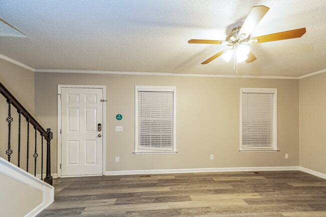 Photo - 525 Hidden Cellars Dr