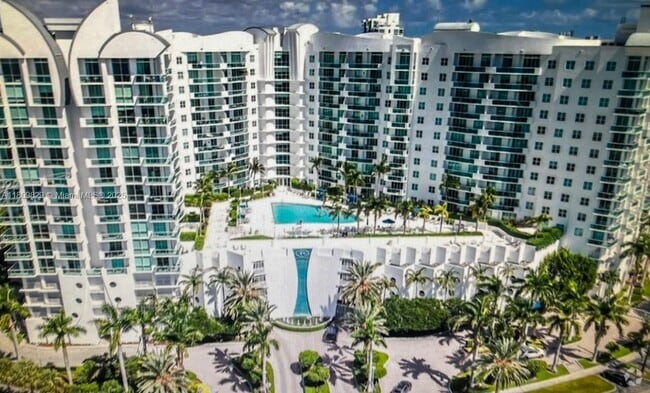 Building Photo - 7900 Harbor Island Dr Unit 912 Rental