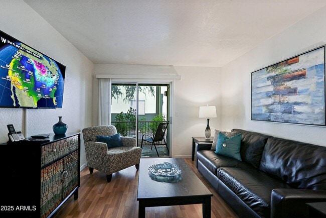 Photo - 740 W Elm St Unit 116