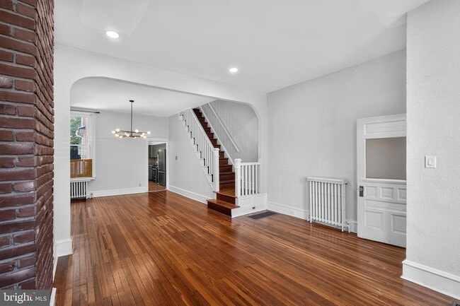 Photo - 185 Baldwin St