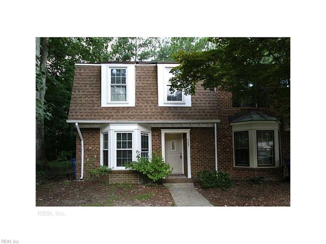 Photo - 422 Middle Oaks Dr Townhome