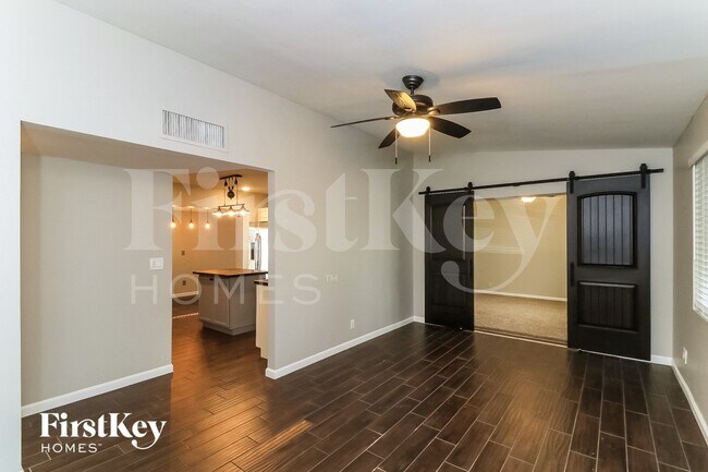 Photo - 2206 E Arbor Cir