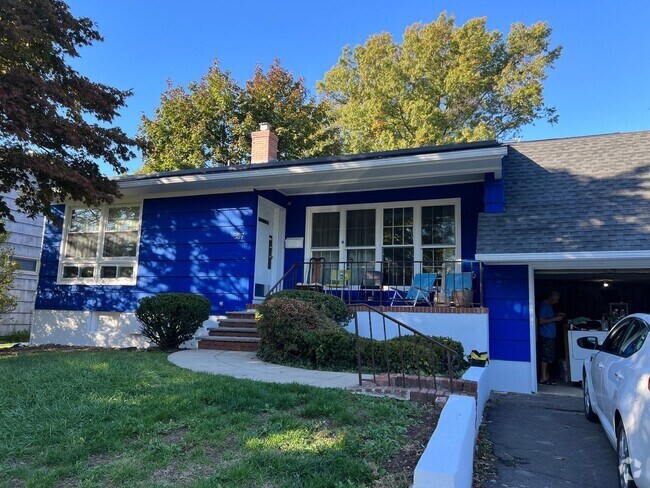 Building Photo - Spacious 5BR House in South Orange