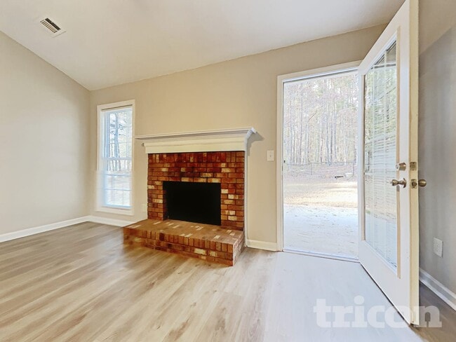 Photo - 1607 Amalie Dr