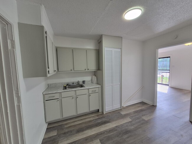 Photo - 2100 Riverside Blvd