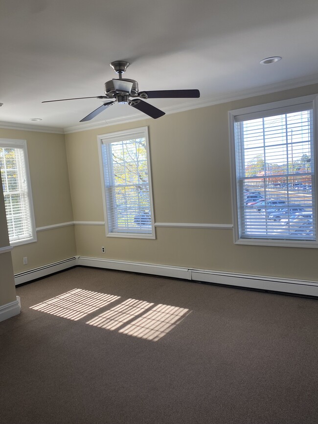 Building Photo - 6 Birch Hill Rd Unit A