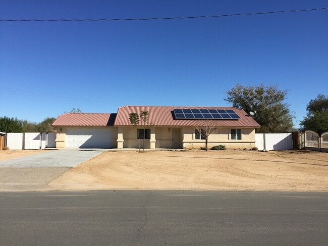 Photo - SOLAR!!! 3 BEDROOM NEWER HOME SOUTH OF BEA...