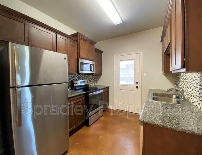 Photo - 204b Juniper Dr
