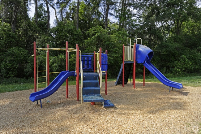 Photo - Madelyn Oaks Apartments