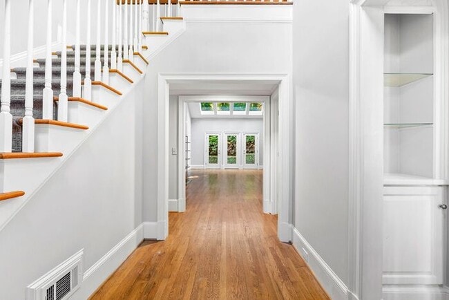 Photo - 459 Ivy Park Ln NE