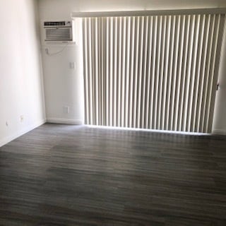living room - 440 Hayworth N Ave Unit 311